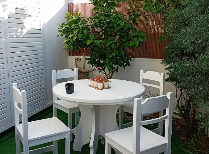 Mary's In Paradissi Apartament